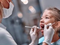 Karabük'te "Aile Diş Hekimlikleri" çocukların ağız bakımlarına başladı