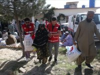 Türk Kızılay, yaptığı yardımlarla Pakistanlı selzedelerin yüzünü güldürdü