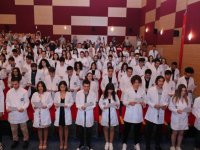 Trakya Üniversitesi'nde Tıp Fakültesi öğrencileri "beyaz önlük" giydi