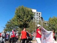 Türk Kızılay üyeleri, sağlıklı yaşama dikkati çekmek için yürüdü