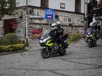 Motosiklet ambulanslar dar sokaklarda imdada yetişiyor