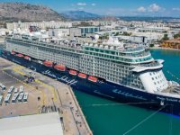 Antalya'da lüks yolcu gemisinde yüksekten düşen Alman turist öldü