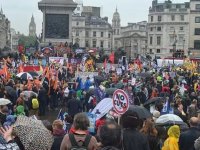 İngiltere'de evsizlere destek sağlayan yardım kuruluşunun çalışanları greve gitti