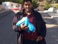 Lübnanlı bir baba, ölen çocuğunun naaşını hastaneden almak için arabasını rehin verdi