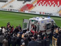 Erzincan'da tribünde kalp krizi geçiren taraftar öldü