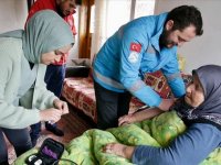 Bolu'da sağlık personeli hastalıkların erken teşhisi için köy köy dolaşıyor