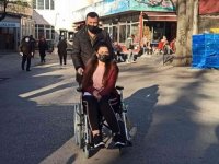 Ağrıları Dinsin Diye Gittiği Hastaneden Tekerlekli Sandalyeyle Çıktı
