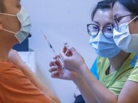 Çin ana karasında yaşayanlar, BioNTech aşısını Hong Kong'da yaptırabilecek