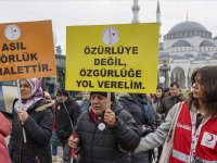 Görme engellilerden "farkındalık" yürüyüşü