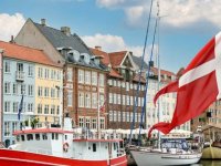 Danimarka'da işçi sendikaları resmi tatilin kaldırılmasına karşı