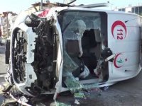 Çorum'da ambulansla otomobilin çarpıştığı kazada 6 kişi yaralandı