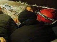Adıyaman'da enkaz altında kalan kadın 57 saat sonra kurtarıldı