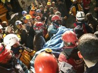 Hatay'da enkaz altında kalan bir kişi 136 saat sonra kurtarıldı