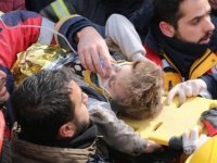 Isparta AFAD ekibi depremden 6 gün sonra bir çocuğu kurtardı