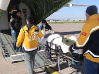 Depremde yaralanan 10 kişi Adana'dan uçakla Ankara'ya sevk edildi