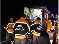 Kırıkkale'de deprem bölgesinden dönen ekibi taşıyan midibüsün devrildiği kazada 13 kişi yaralandı