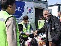 Güney Koreli sağlıkçılar "73 yıllık vefa" ile depremzedelere derman oluyor