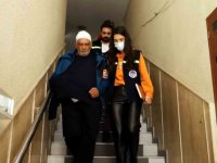 Akdeniz Belediyesi Tedavisi Süren Depremzedeleri Hastanelere Ulaştırıyor