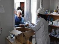 Depremzede ve gönüllü eczacılar meslek dayanışmasıyla ilaç hizmeti veriyor