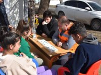 Depremzedelerin yeniden sosyal hayata katılımı için psikososyal destek veriyorlar