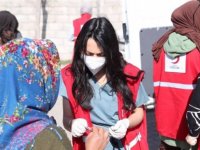 Türk Kızılay çalışanları 16 bine yakın afetzedeye ücretsiz ilaç dağıttı