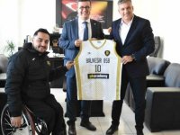 Tekerlekli Sandalye Basketbol Takımı’na Üniversiteden Sağlık Desteği