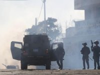 Filistin: İsrail, Ramallah'taki sağlık kompleksine göz yaşartıcı gazla saldırdı