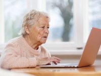 Dijital dünya yaşlıları zorluyor