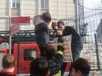 Kırklareli'nde bir çocuk eline saplanan demirle hastaneye kaldırıldı
