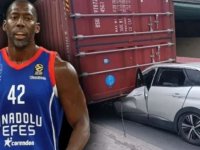 Anadolu Efes, trafik kazası geçiren Dunston'ın sağlık durumunun iyi olduğunu açıkladı