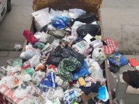 Eskişehir'de bir evden yaklaşık 50 ton çöp çıkarıldı
