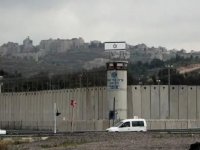 İsrail hapishanesindeki Filistinli 15 hasta tutuklu, açlık grevi kararını askıya aldı