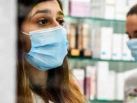 İspanya'da hastane ve eczanelerde maske takma zorunluluğu sona eriyor