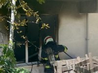 Bursa'da yangından etkilenerek hastaneye kaldırılan üç çocuktan biri öldü