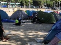 Fransa'da dernekler, yetkililerin kayıtsız kaldığı göçmen çocuklar için harekete geçti