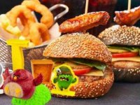 Oyuncaklı menüler çocukları fast food tüketmeye yöneltiyor