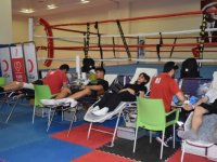 Muaythai Milli Takımı sporcuları farkındalık oluşturmak için Antalya'da kan bağışladı