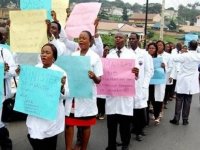 Nijerya'da greve giden doktorlar yüzde 25'lik maaş artışını kabul etmedi