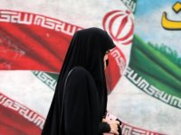İranlı hukukçu Müctehidzade: "Başörtülü olmayanlara sağlık hizmetinin verilmemesi hukuka savaş açmaktır"