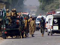 Pakistan'da sağlık ekibine yapılan saldırıda 2 polis hayatını kaybetti