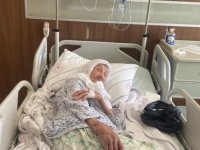 Siirt'te 110 yaşındaki hasta ameliyatla sağlığına kavuştu