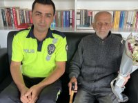 Sinop'ta polisin kayalıktan sırtında taşıyarak kurtardığı yaşlıya huzurevinde ziyaret