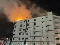 Sivas'ta SGK İl Müdürlüğü binasının çatısında çıkan yangın söndürüldü