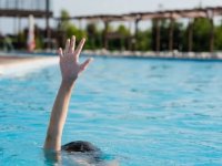 Alanya'da 6 yaşındaki çocuk otel havuzunda boğuldu