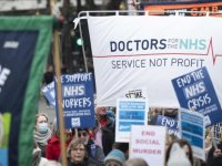 İngiltere'de uzman doktorlar 2 günlük greve gitti