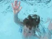 Sakarya'da havuza düşen bebek boğulma tehlikesi geçirdi