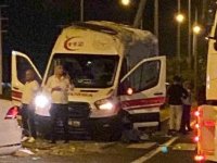 Diyarbakır'da yolcu otobüsü ile ambulansın çarpıştığı kazada 1 kişi yaralandı