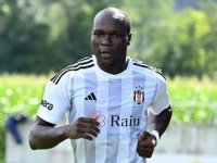 Beşiktaş, Aboubakar'ın ailesindeki sağlık sorunu nedeniyle Fransa'ya gittiğini açıkladı