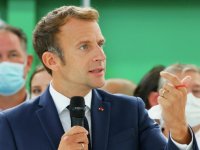 Macron'un aşı sertifikasını sosyal medyada paylaşan doktor 15 gün uzaklaştırma cezası aldı