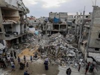 Gazze'deki Sivil Savunma: İsrail saldırılarında yıkılan binaların enkazında hala çok kişi bulunuyor
